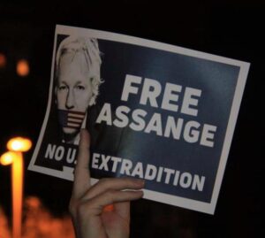 Read more about the article Moció de suport a Julian Assange